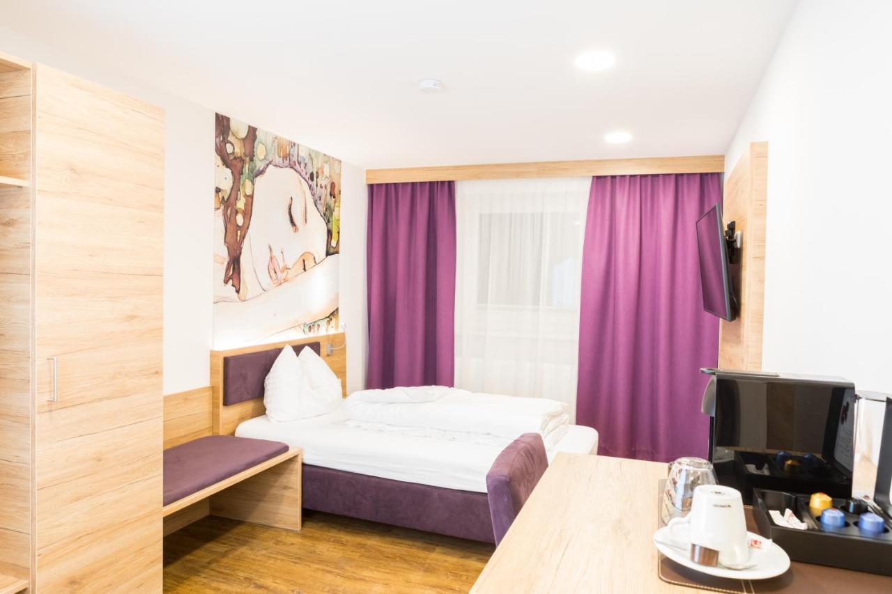 Hotel Stiegler Bed & Breakfast Timelkam Екстериор снимка